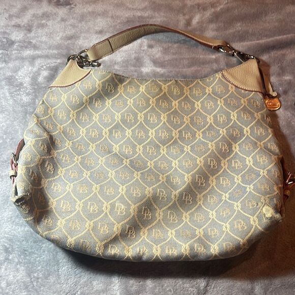Dooney & Bourke purse - Picture 1 of 14